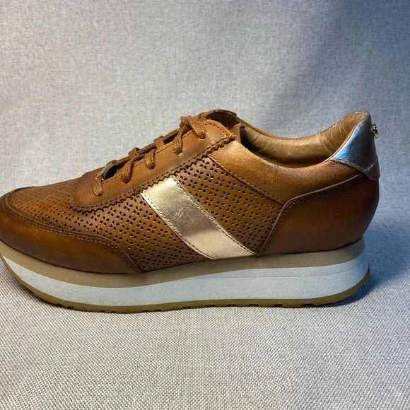 BOSI Women Leather Lace up Shoes. Size 38 US-8